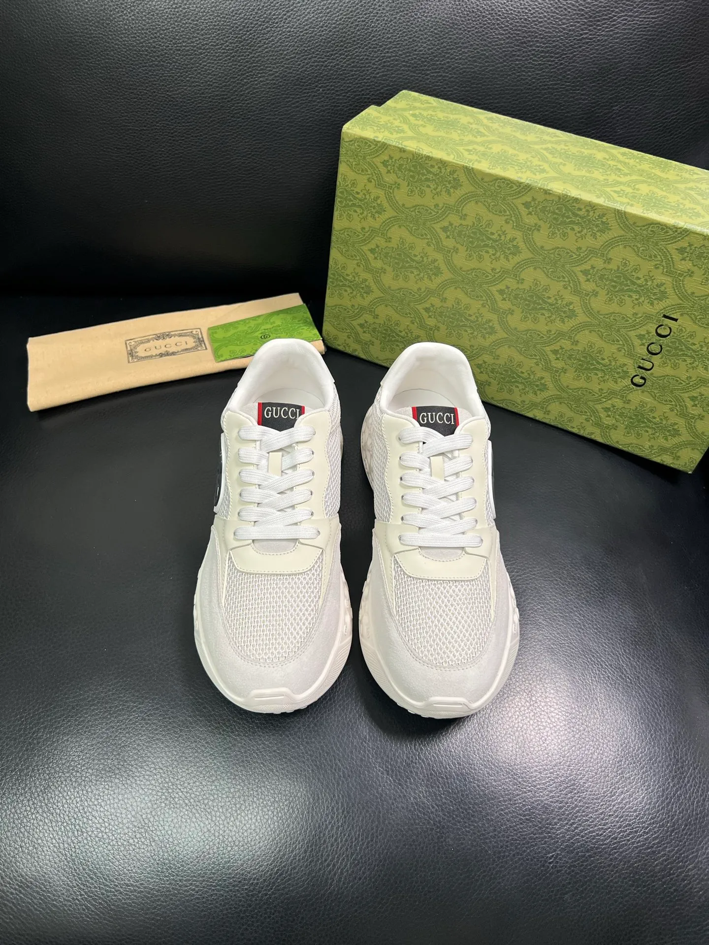 Men's shoes 💰780 Gucci top purchasing agency Gucci counter synchronization. Original factory configuration imported cowhide from Italy with mesh fabric, high-quality splicing and complex craftsmanship, imported cowhide lining, sole: original factory specially provided original sole super comfortable, original factory with single goods high quality, welcome to compare, code number 39-44 (customized 38 45) 85856